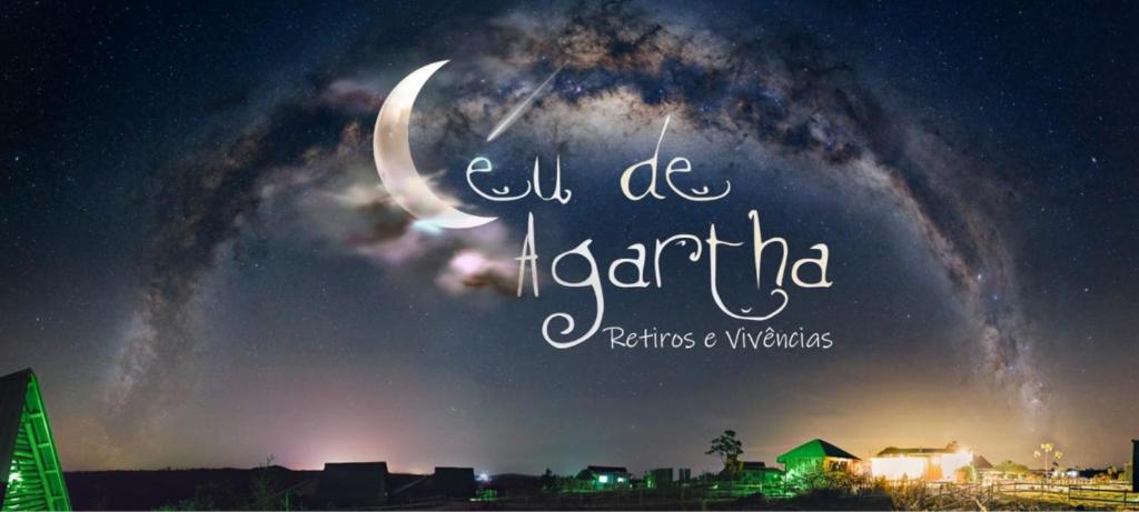 Una señal que dice "Llama de la Cartilla con luna" en CÉU DE AGARTHA Retiros e Vivências, en Alto Paraíso de Goiás
