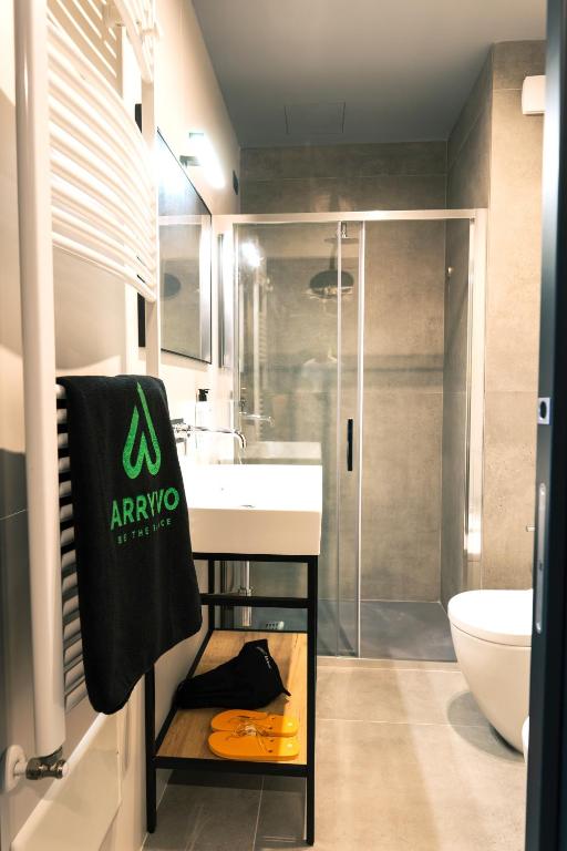 Arryvo Hotelにあるバスルーム