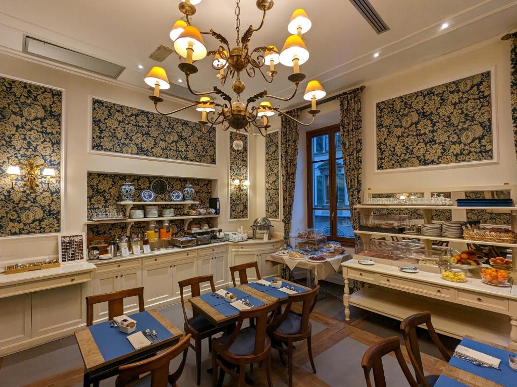 FH55 Hotel Calzaiuoli - Resim 42