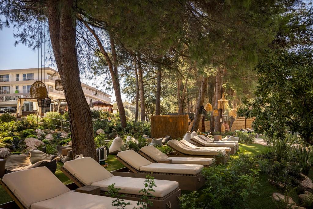 Een tuin van PLACES Hvar Hotel by Valamar