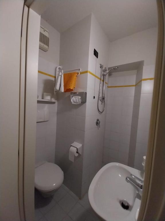Hotel Cumilì - Quarto Individual Com Banheiro