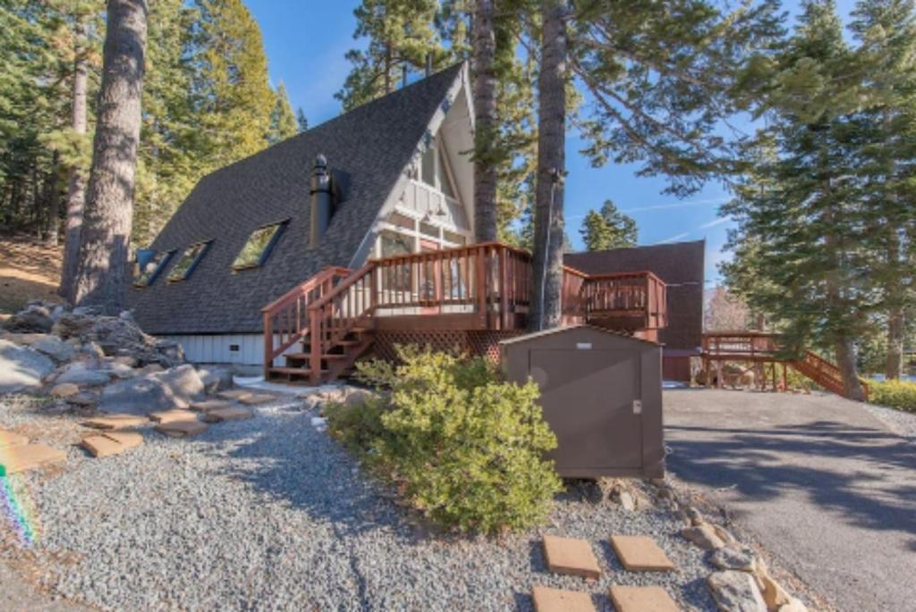 Vacation Home Dancing Bear by AvantStay Newly Remodeled A Frame in