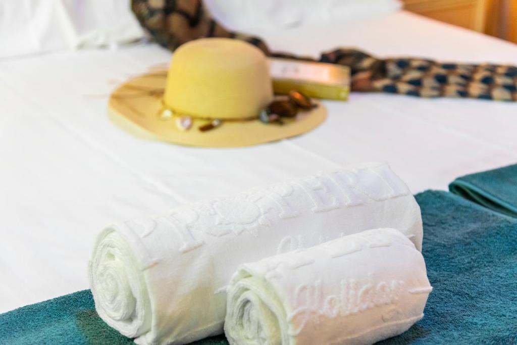 Posteľ alebo postele v izbe v ubytovaní 1 9 Tesoro Galeon Spa y Gym