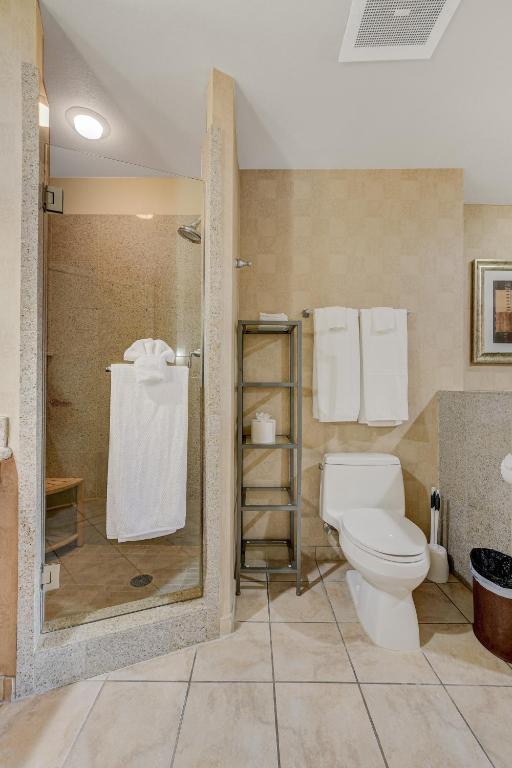 Ultimate Las Vegas Getaway One Bedroom Suite with Balcony, Kitchen, Gym, Pool & Free Parking photo