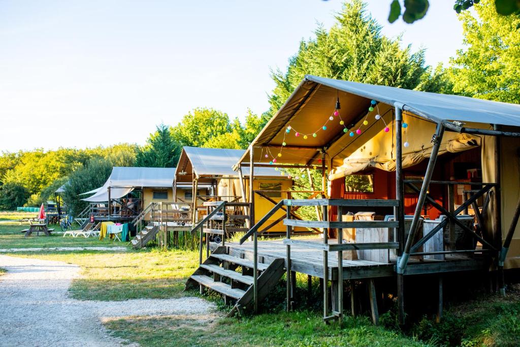 B&acirc;timent de le camping