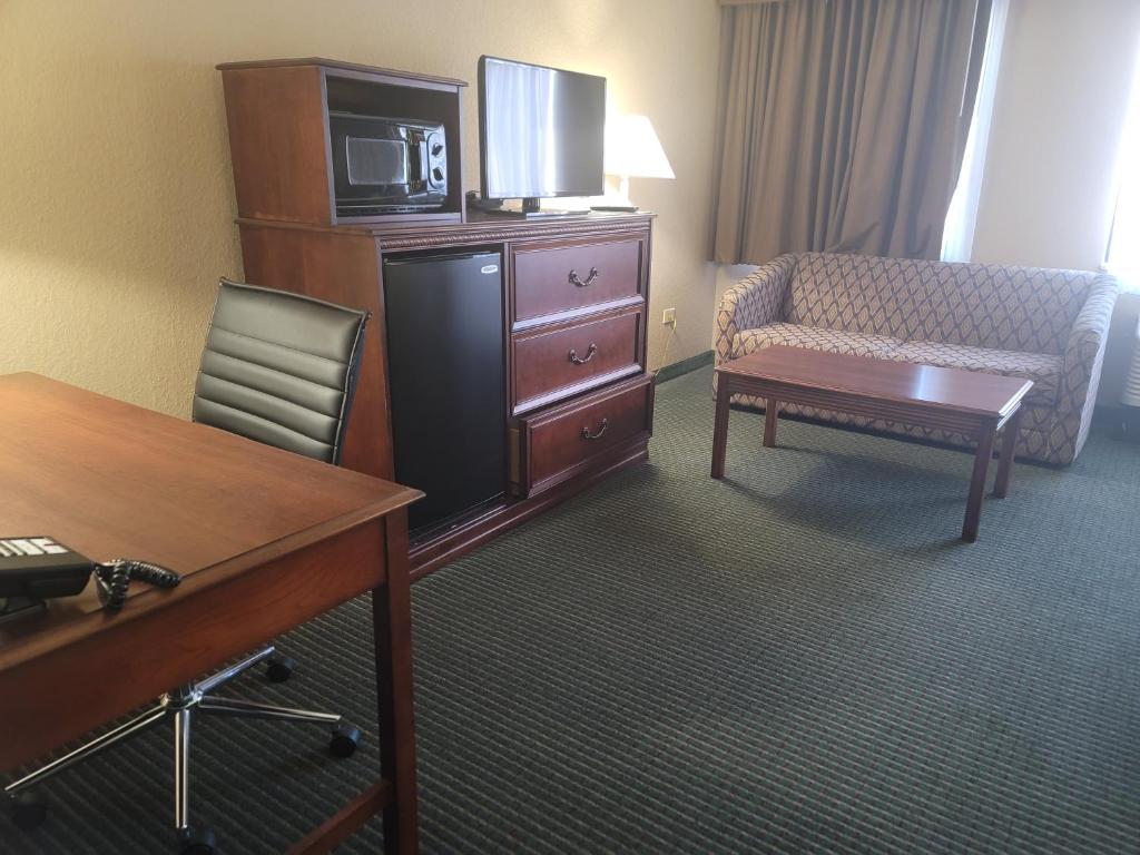 Кухня или мини-кухня в Bay Mountain Inn Cherokee Smoky Mountains
