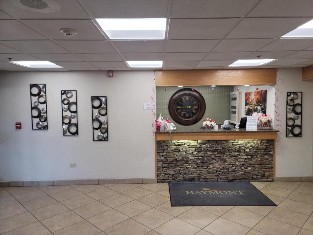 Лобби или стойка регистрации в Bay Mountain Inn Cherokee Smoky Mountains