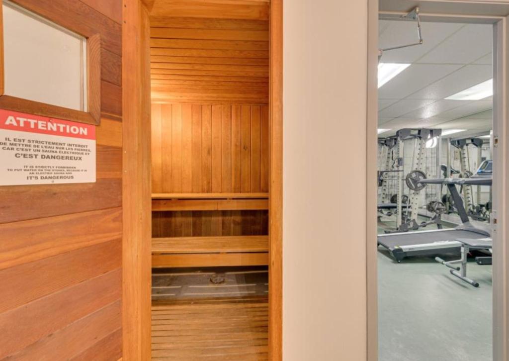 Fitness centrum a/nebo fitness zařízení v ubytování Magog Waterfront Studio 106