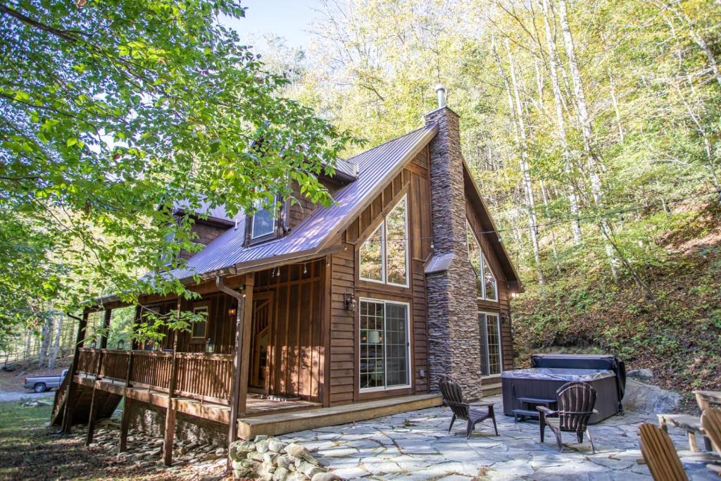 Beech Creek Cabin, Beech Mountain (updated prices 2024)