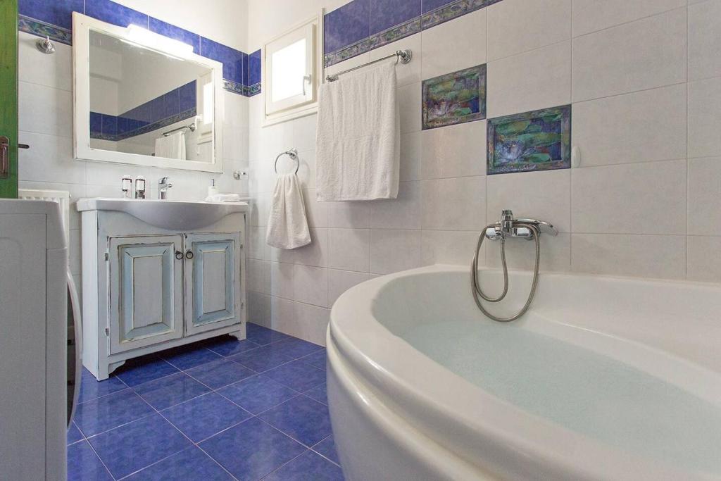 A bathroom at SAIL VILLA
