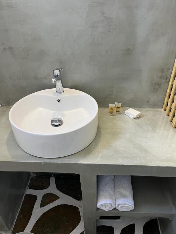 Angie's Studios - 13