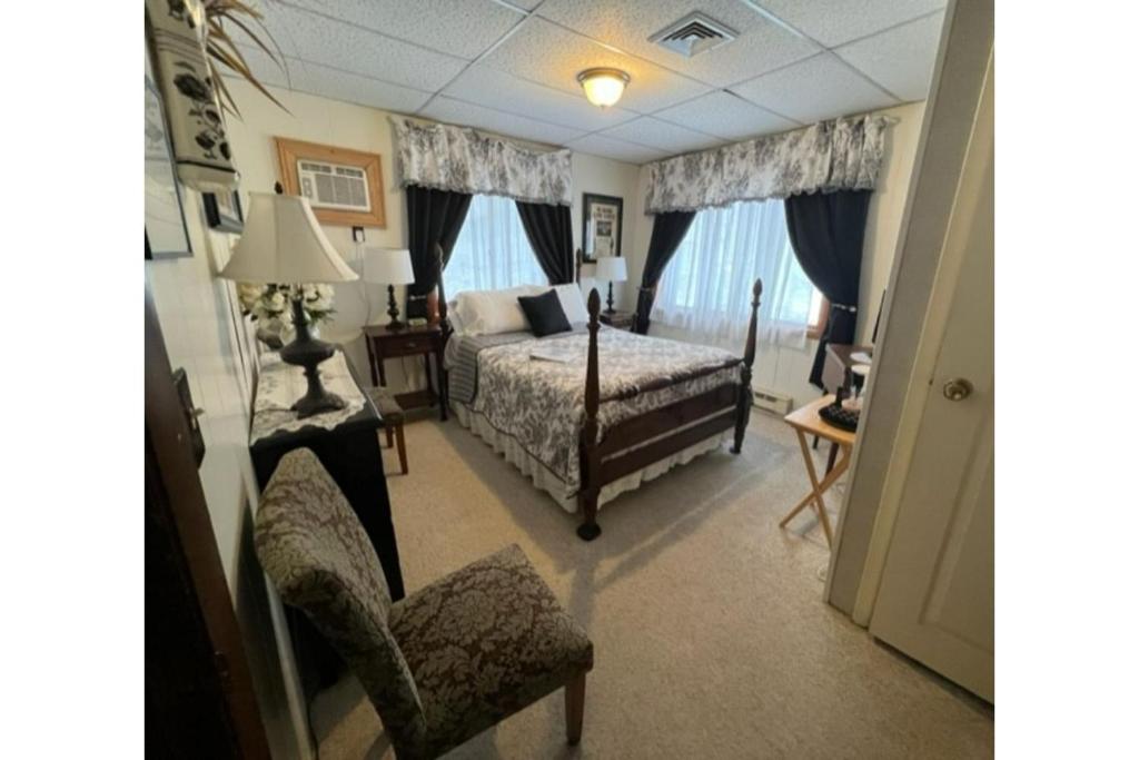The Bavarian Manor Hotel - Small Double Room