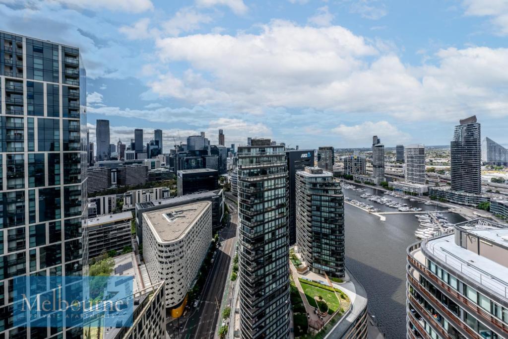 Travel Proud Melbourne Private Apartments - Collins Street Waterfront, Docklands - Il Vero Sub Attico - Appartamenti Al Piano Superiore Con 3 Camere Da Letto, Vista Sulla Città E Sul Mare