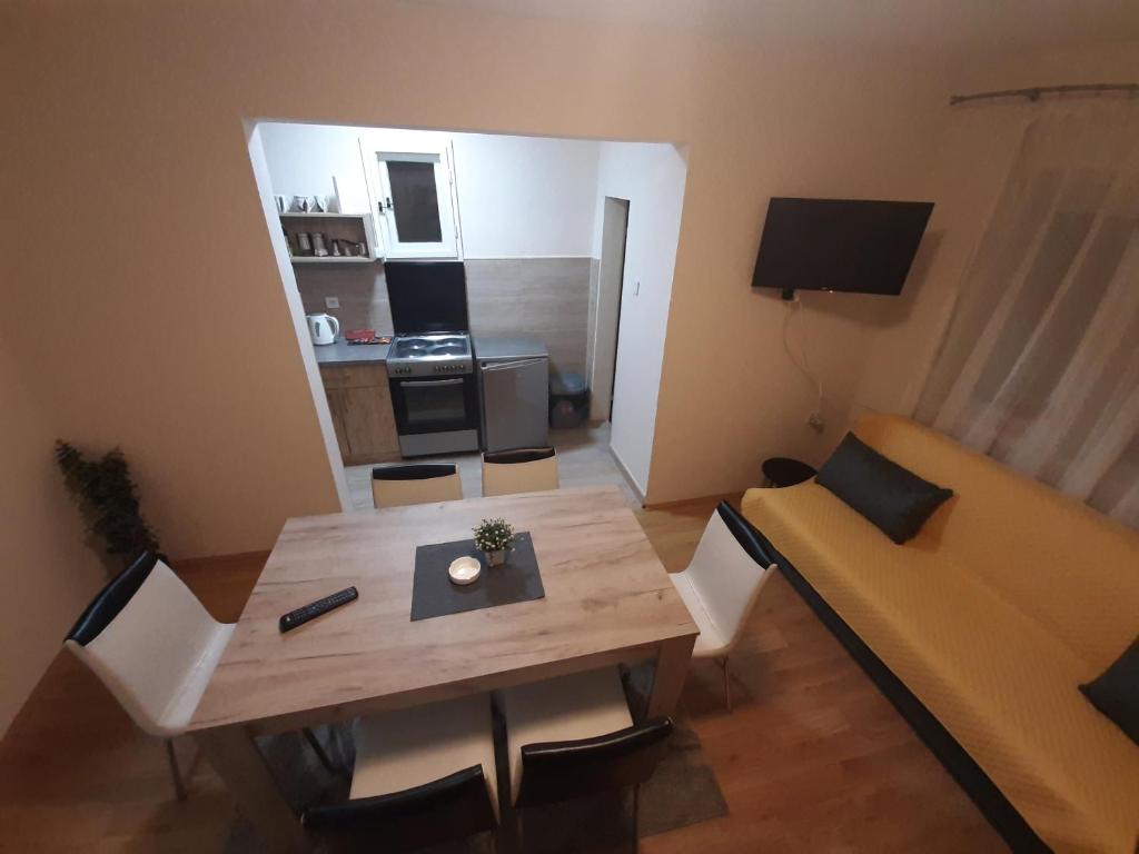 Köök või kööginurk majutusasutuses Haus Apartman Zaječar M&L