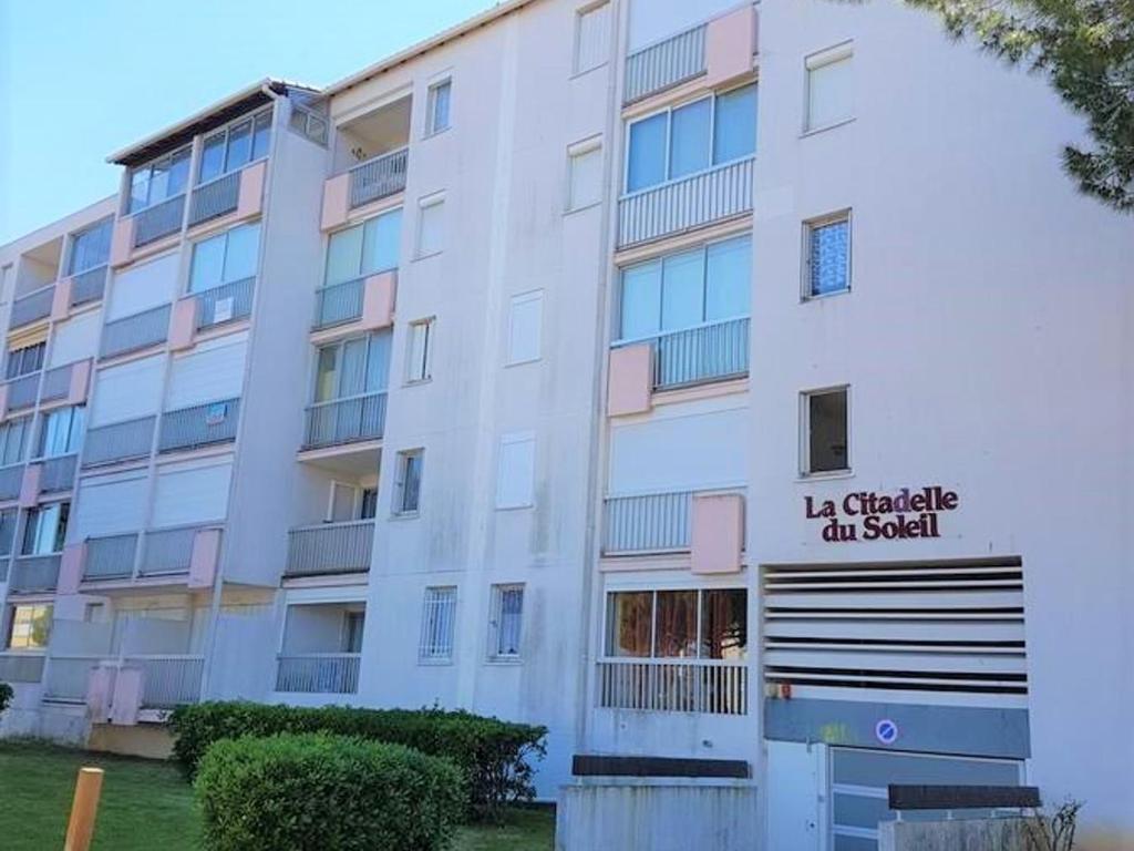 Budova, v ktorej sa apartmán nachádza
