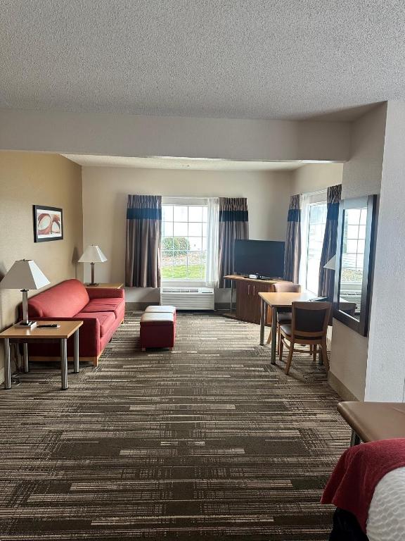 Northfield Inn Suites and Conference Center photo
