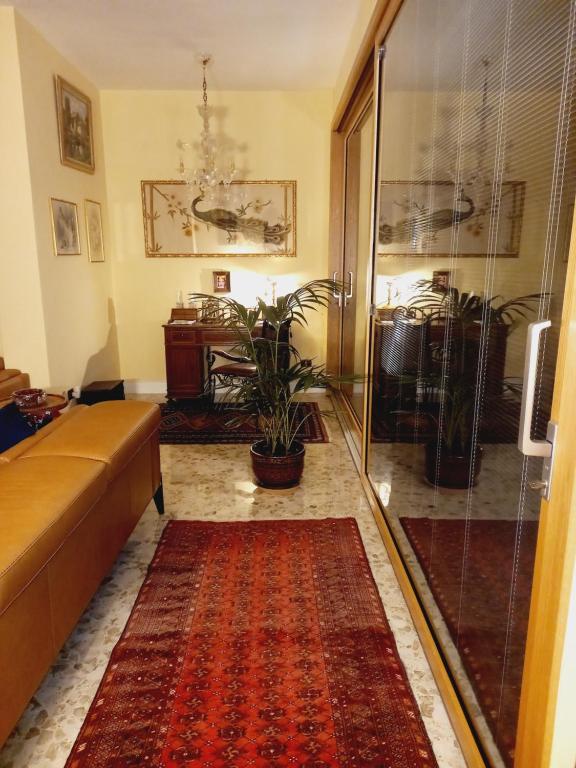 A seating area at Confortevole