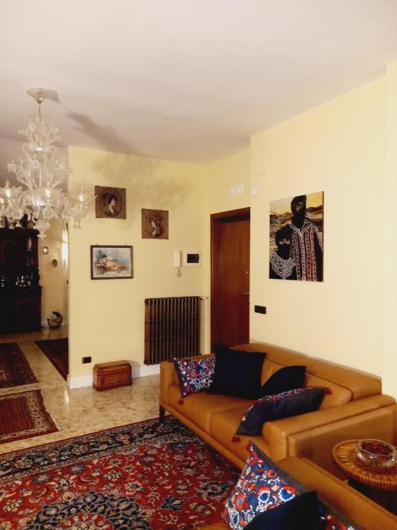 A seating area at Confortevole