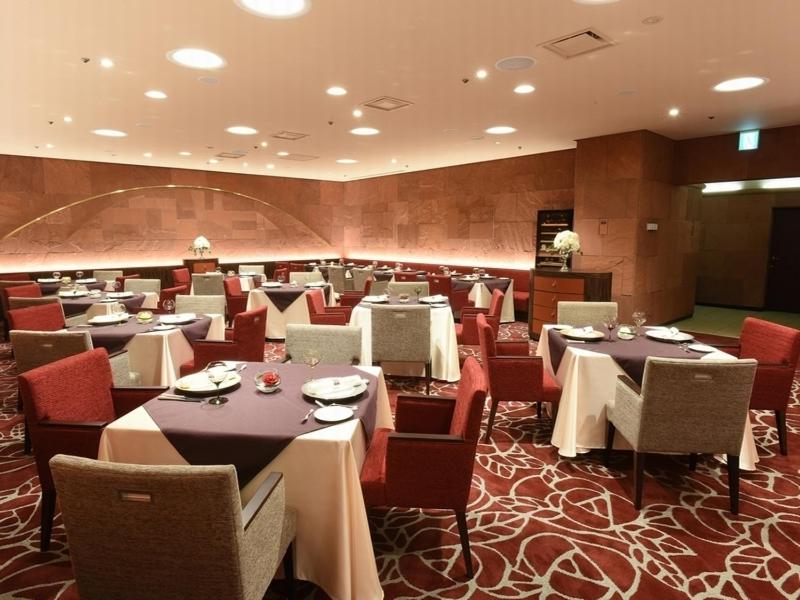 Restaurace v ubytování Fukuyama New Castle Hotel