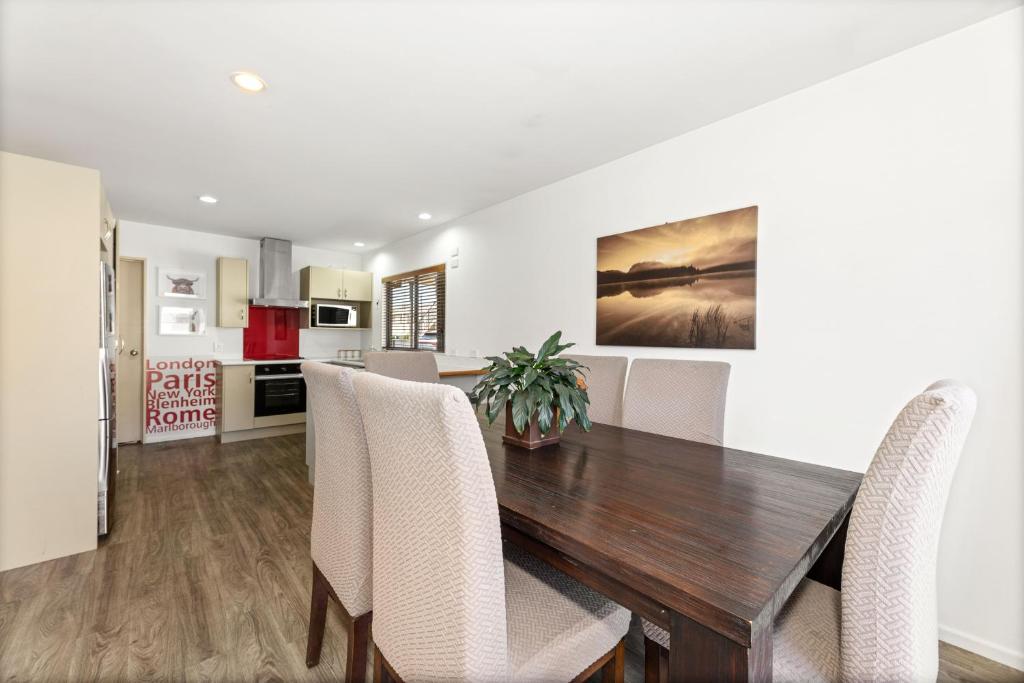 Blenheim Palms Motel - Resim 9