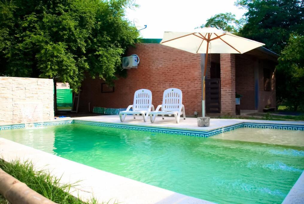 בריכת השחייה שנמצאת ב-Casa La Jauría או באזור
