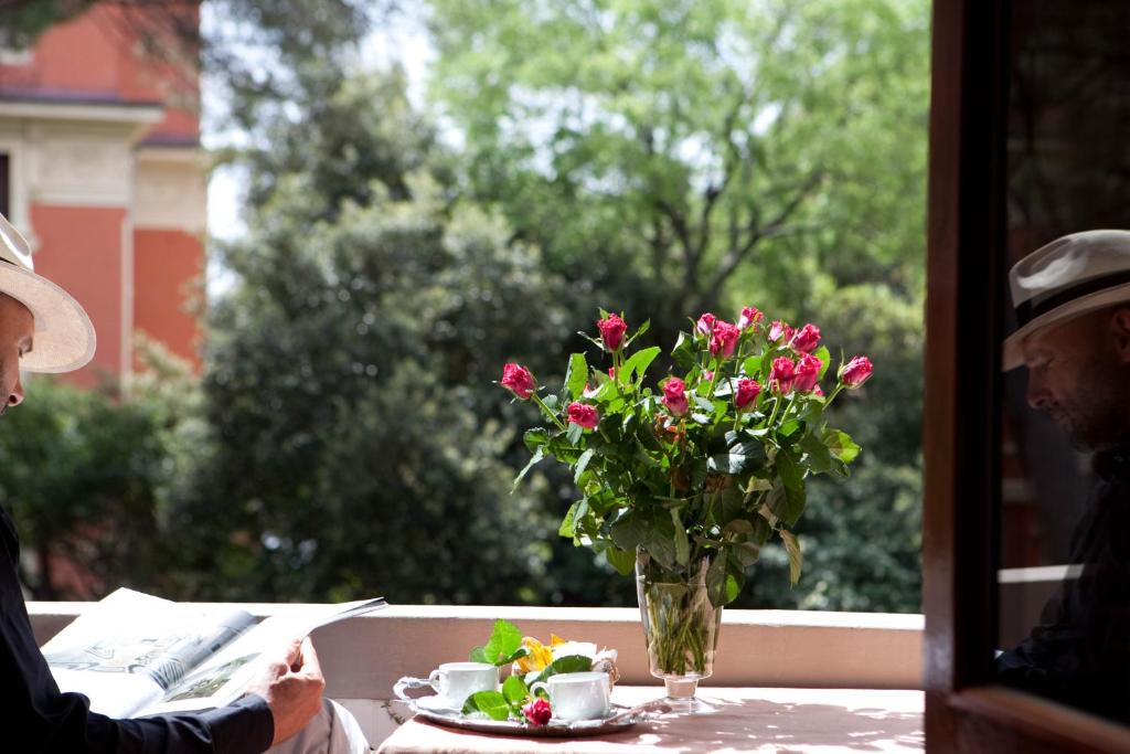 A garden outside Hotel Tirreno