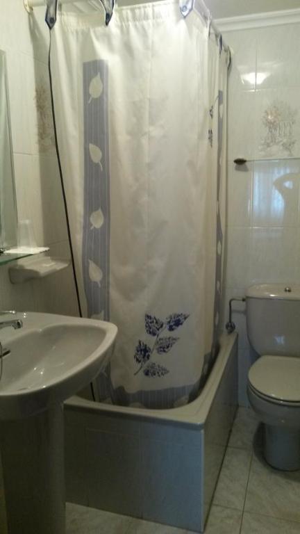 Guesthouse Hostal La Plaza, Tielve, Spain - Booking.com