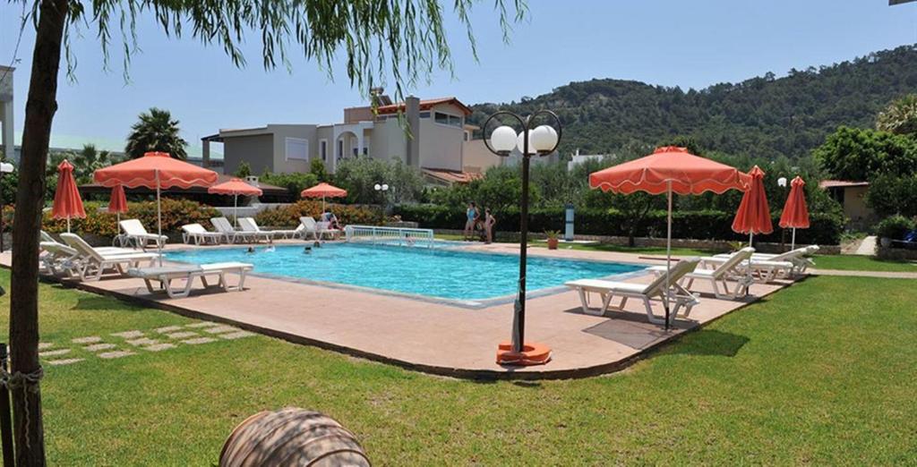Santa Helena Hotel tesisinde veya buraya yakın yüzme havuzu