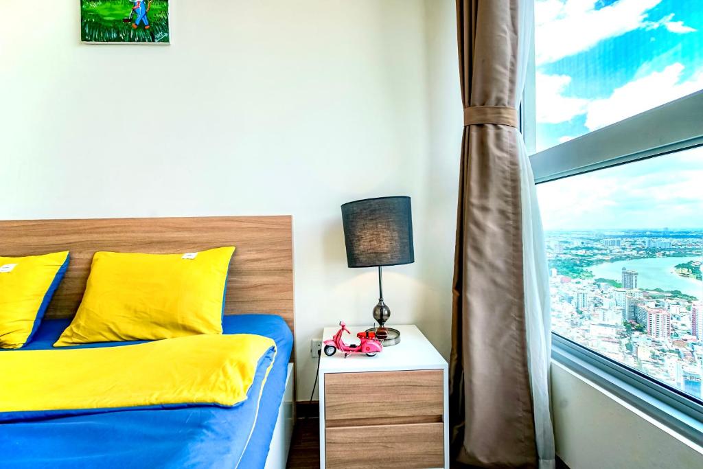 Moxy HCMC Aparts - Vinhomes Central Park, Ice Rink - One-Bedroom Apartment
