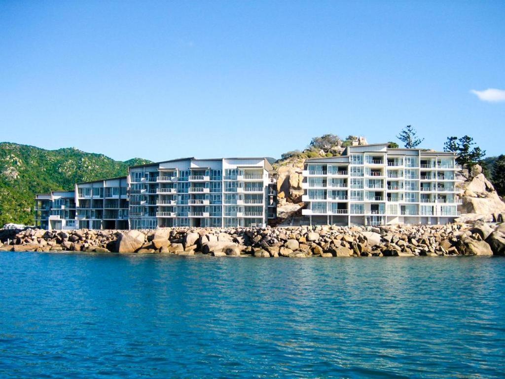 Holiday homes & houses for rent in Island