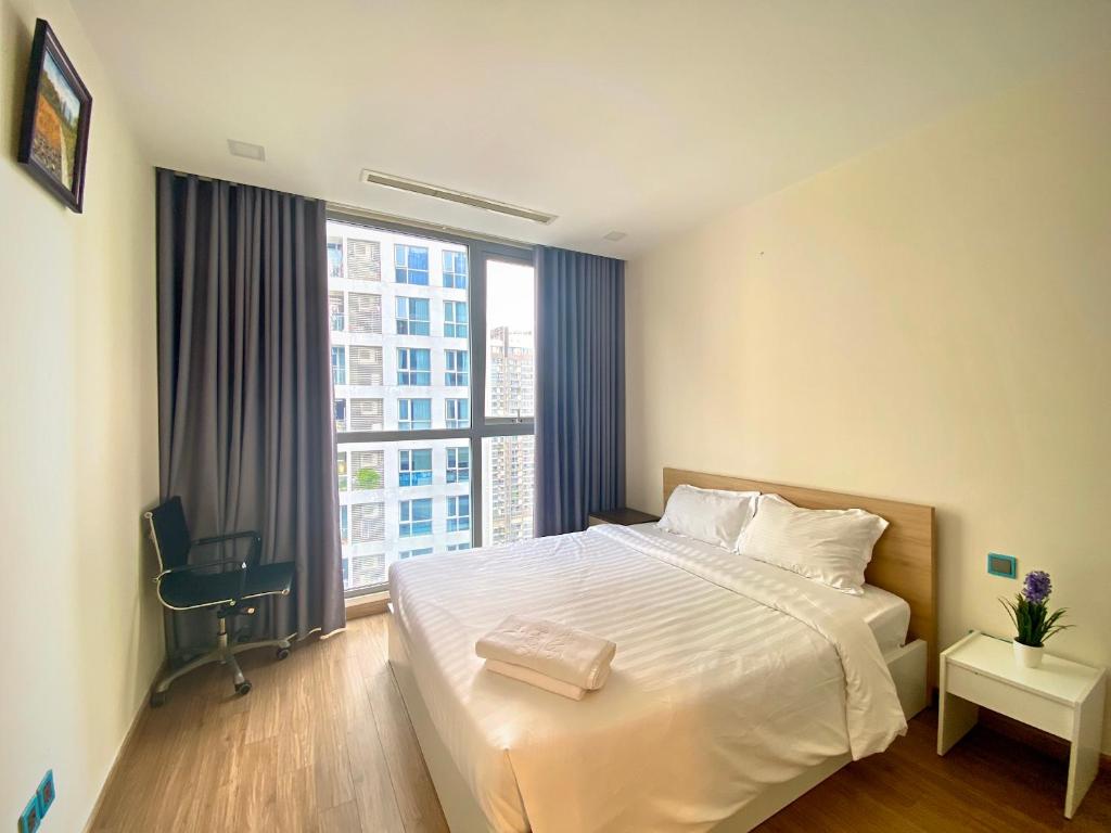 Moxy HCMC Aparts - Vinhomes Central Park, Ice Rink - Three-Bedroom Apartment