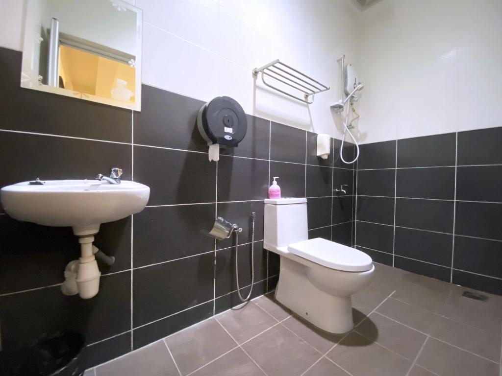 Koupelna v ubytování Ze Xiang Hotel - Desa Jaya Ikea Self Check in