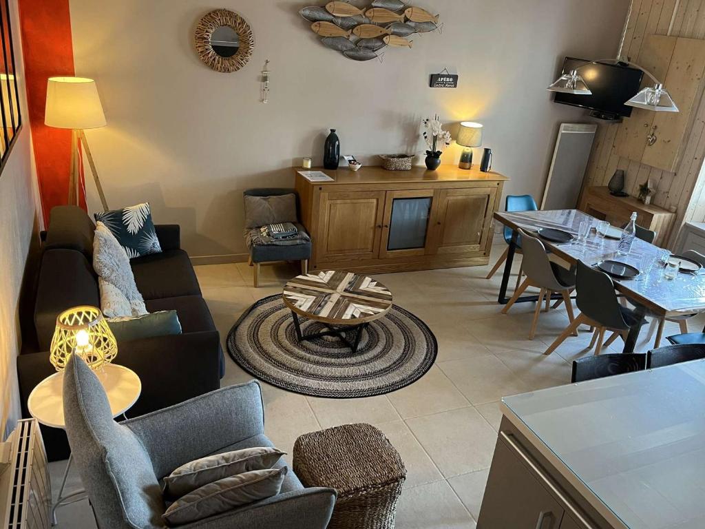 Część wypoczynkowa w obiekcie Maison calme avec terrasse à Saint-Denis-d'Oléron - 5 pers, proche plage et piste cyclable - FR-1-246A-205