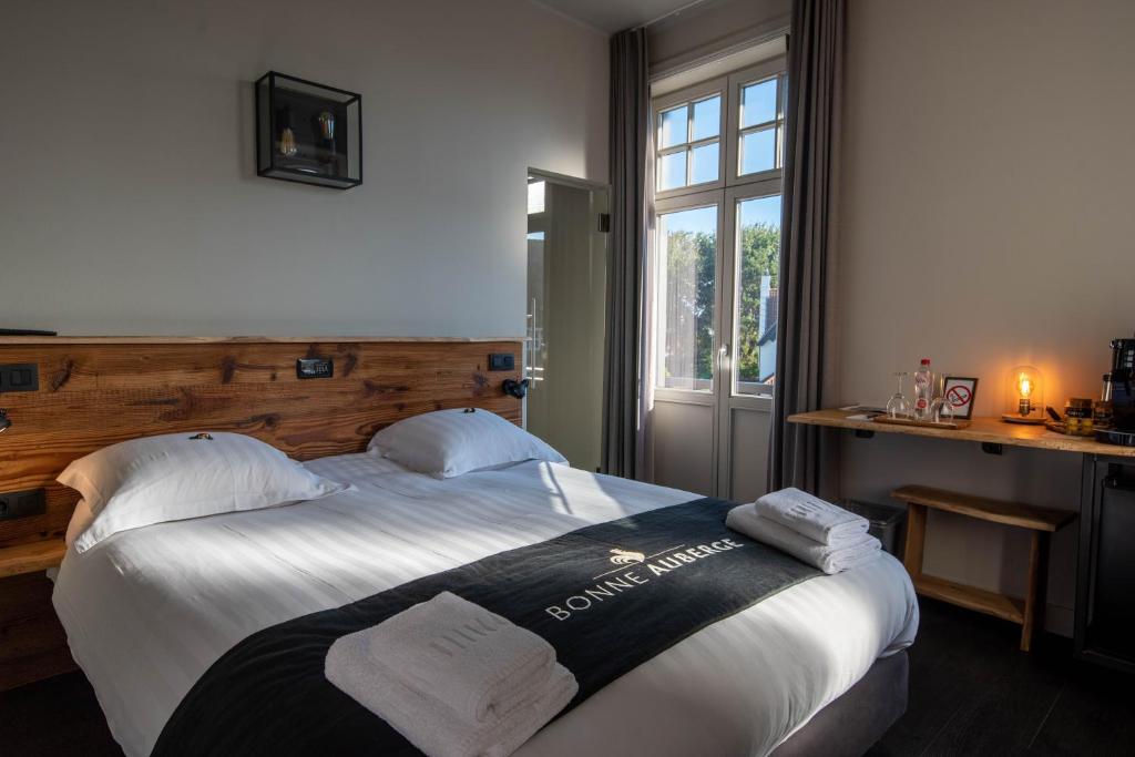 Postel nebo postele na pokoji v ubytování Hotel Bonne Auberge (Adults Only)