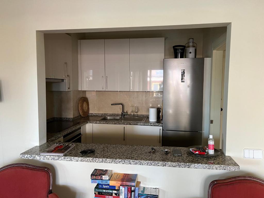 Kuchnia lub aneks kuchenny w obiekcie Apartamento Puerto Sotogrande Marina