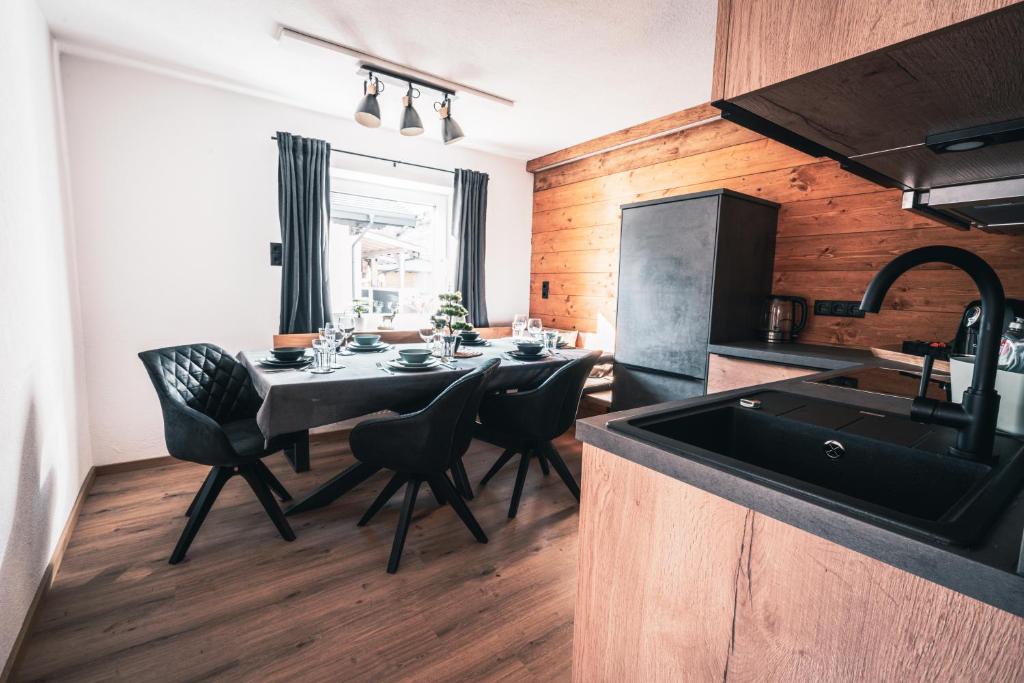 Kuchyň nebo kuchyňský kout v ubytování Appartement Reichholf