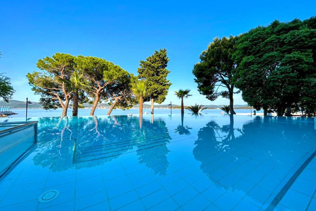 Bazén v ubytovaní Ilirija Resort Hotel Adriatic alebo v jeho blízkosti