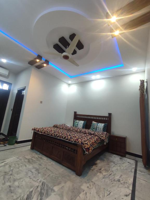 Fasil-Town Rooms Near Isb Air port - 
