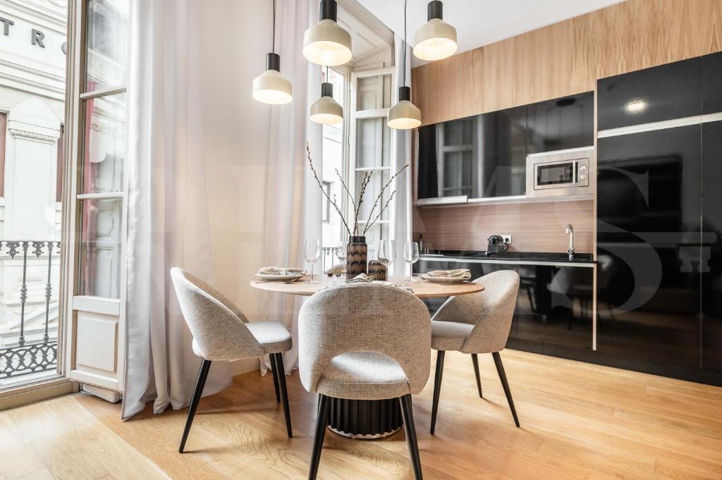 Kuchyňa alebo kuchynka v ubytovaní Classy apartment in the heart of Malaga by REMS