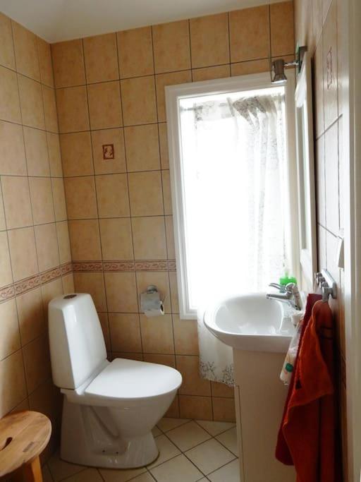 Koupelna v ubytování Wallinshuset