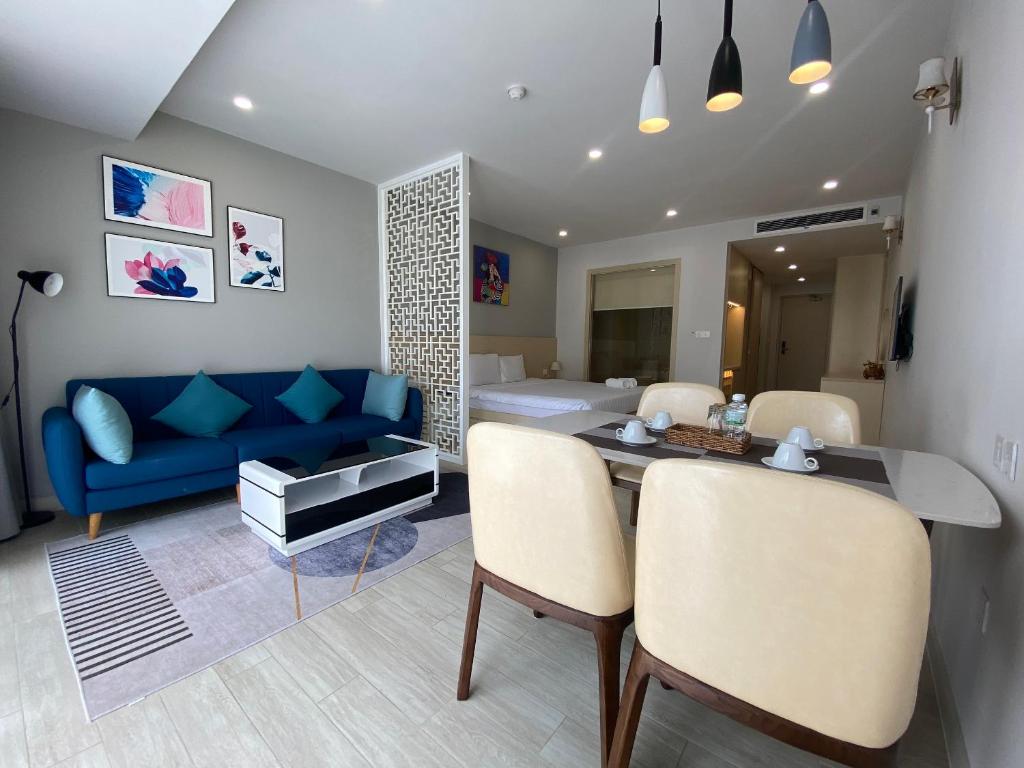 Khu vực ghế ngồi tại Gold Coast Luxury Apartment Nha Trang