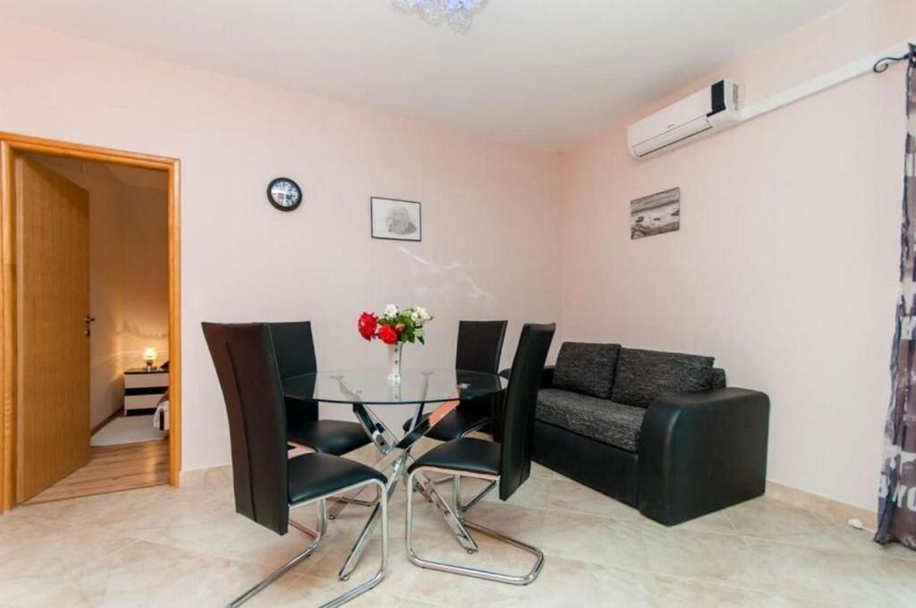 Posezení v ubytování Apartments Mladen