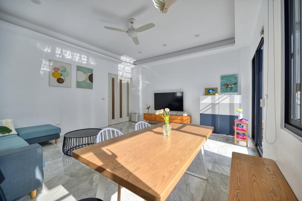 TV a/nebo společenská místnost v ubytování Sunny day B&B