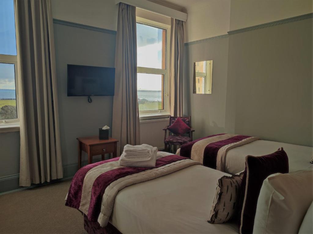 The Queens Hotel - 