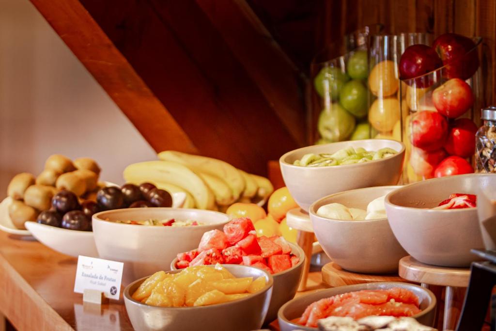 Comida no hotel ou em algum lugar perto