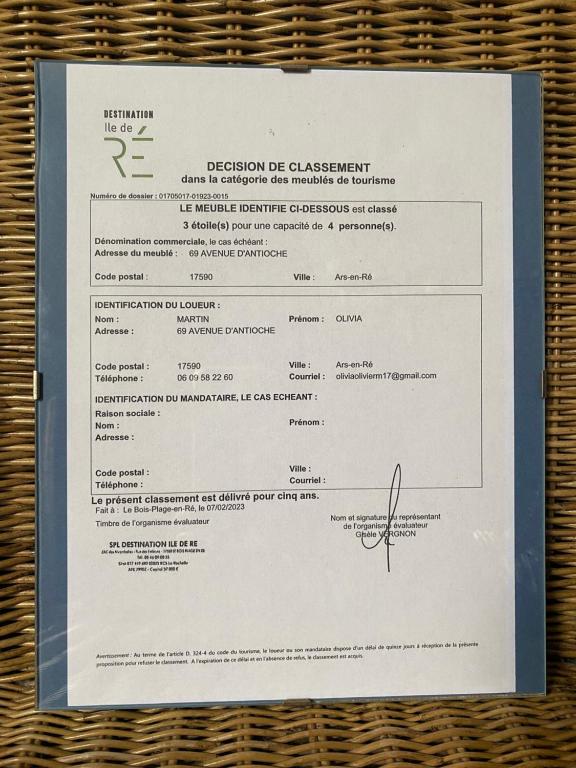 Certifikát, hodnocení, plakát nebo jiný dokument vystavený v ubytování HOOliRé17 3étoiles