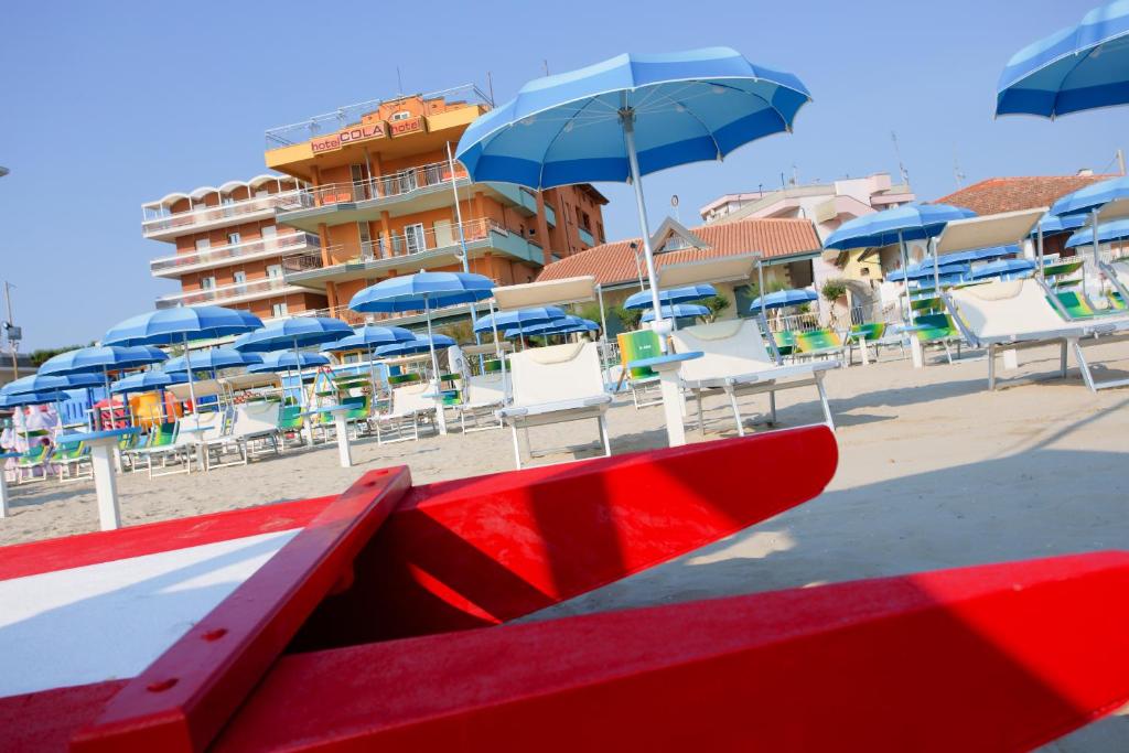 Bazén v ubytování Hotel Cola Frontemare nebo v jeho okolí