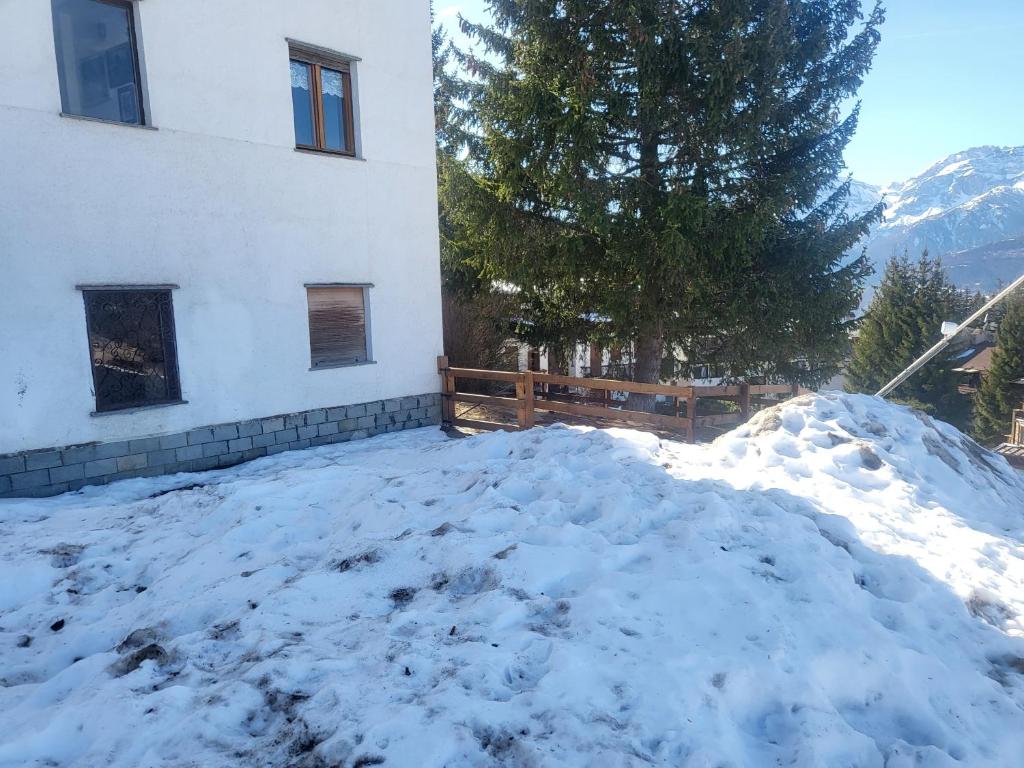 Alloggio "Pineta" sulle piste di clotex during the winter