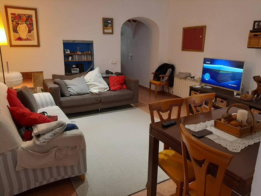 Gallery image of Preciosa casa de 2 pisos a 50 metros de la playa in Canet de Mar