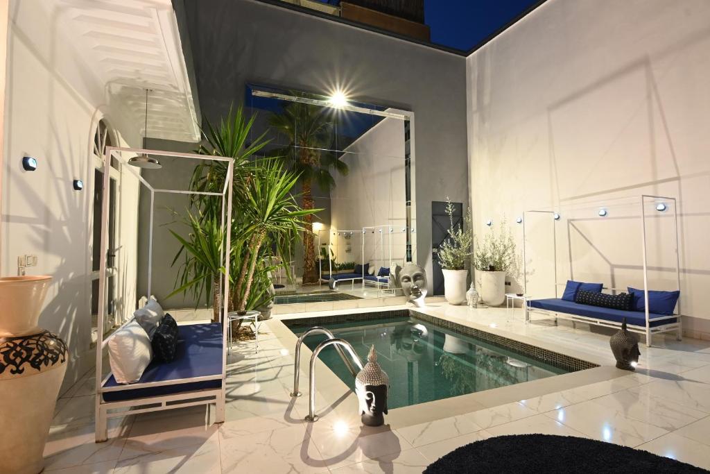 Bazén v ubytování Riad-283 - 5 chambres avec piscine - Marrakech nebo v jeho okolí